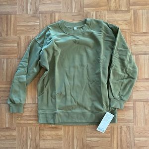 Lululemon perfectly oversized crew size 6
